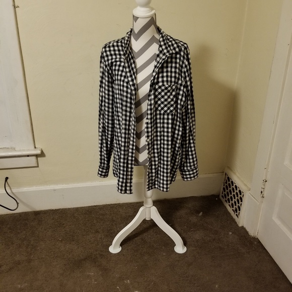 Old navy black and white plaid button down shirt. - Picture 4 of 4